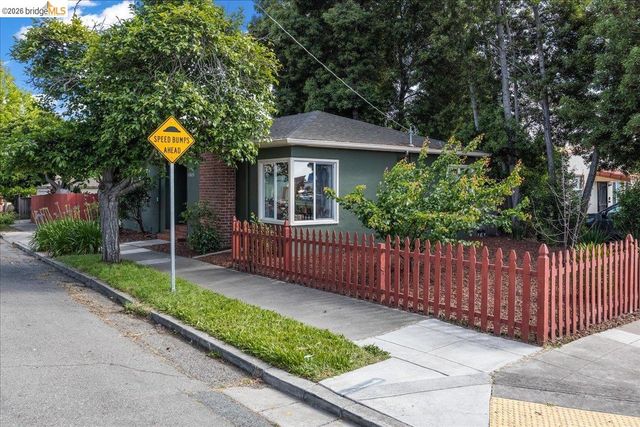 10809 Mcintyre St, Oakland, CA 94605