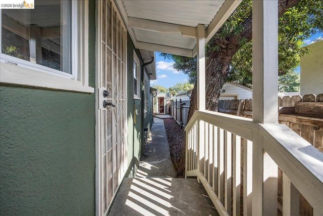 10809 Mcintyre St, Oakland, CA 94605