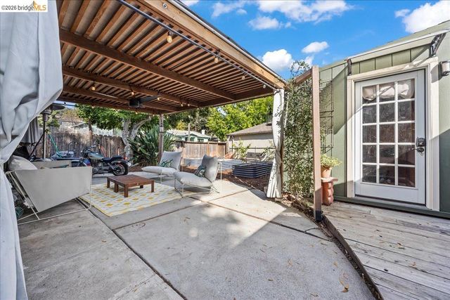 10809 Mcintyre St, Oakland, CA 94605