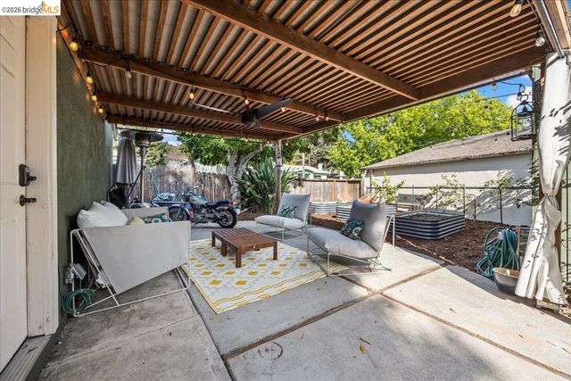 10809 Mcintyre St, Oakland, CA 94605