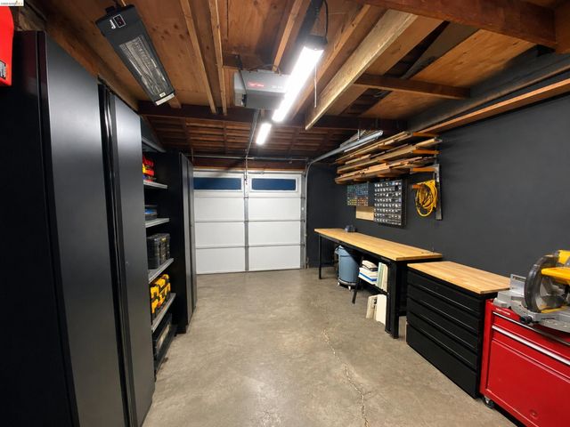10809 Mcintyre St, Oakland, CA 94605