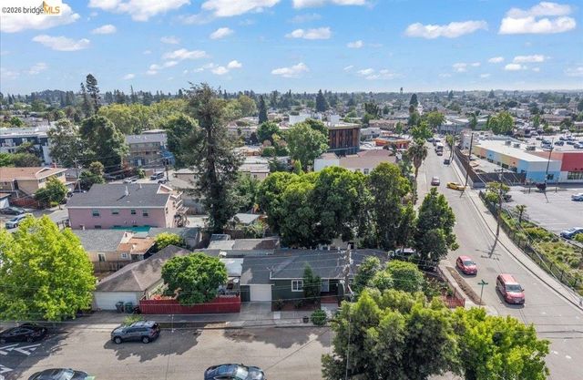10809 Mcintyre St, Oakland, CA 94605