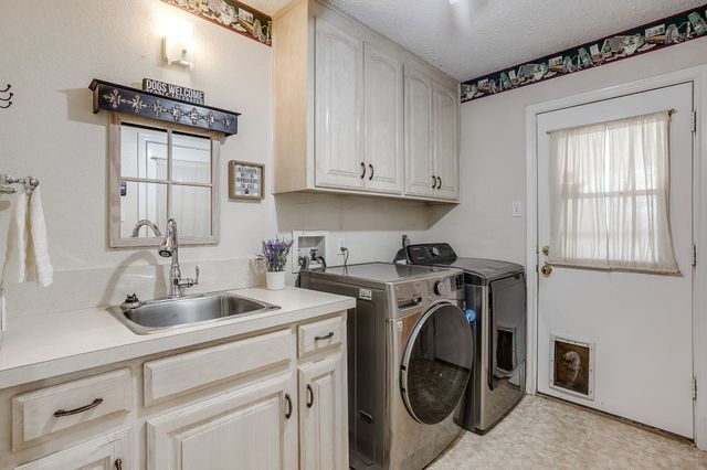 128 Oakwood Court, Lakeside, TX 76135