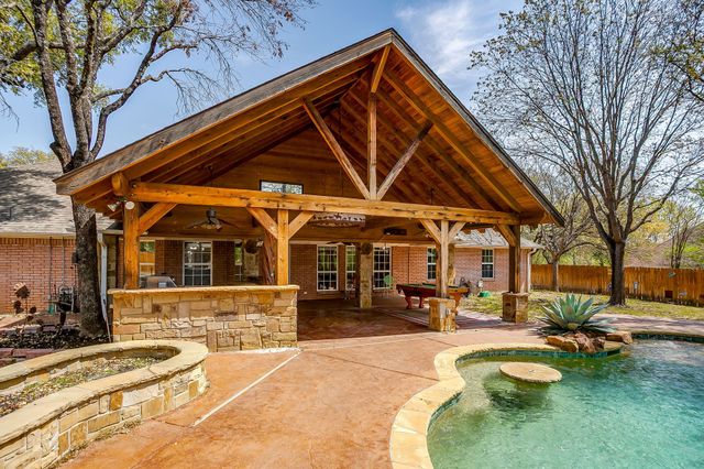 128 Oakwood Court, Lakeside, TX 76135