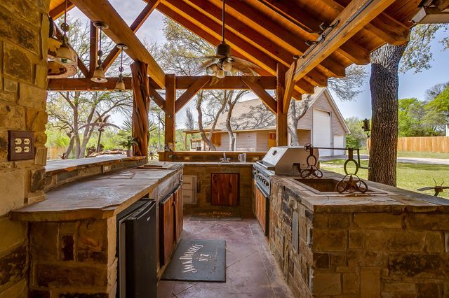 128 Oakwood Court, Lakeside, TX 76135