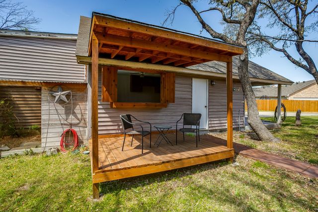 128 Oakwood Court, Lakeside, TX 76135