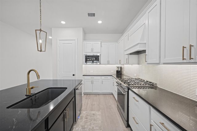 21904 Tall Trees Grove Court, Porter, TX 77365