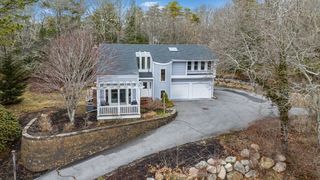50 Whistleberry Dr, Barnstable, MA 02648