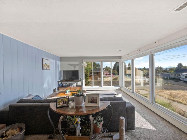 1453 McClellan, Klamath Falls, OR 97603