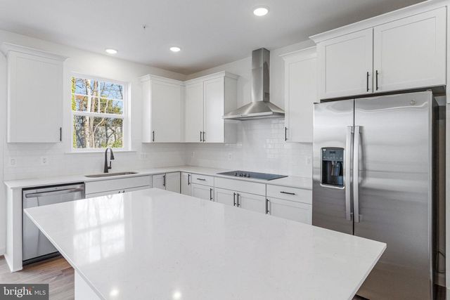 5726 HOWARD DR, Glen Burnie, MD 21060