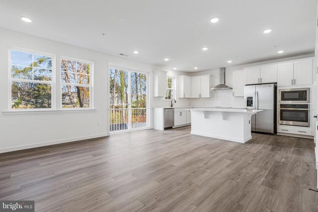 5726 HOWARD DR, Glen Burnie, MD 21060