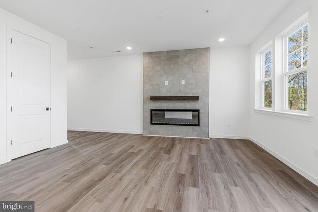 5726 HOWARD DR, Glen Burnie, MD 21060