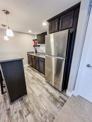 827 Shelby Drive, Tiffin, IA 52340