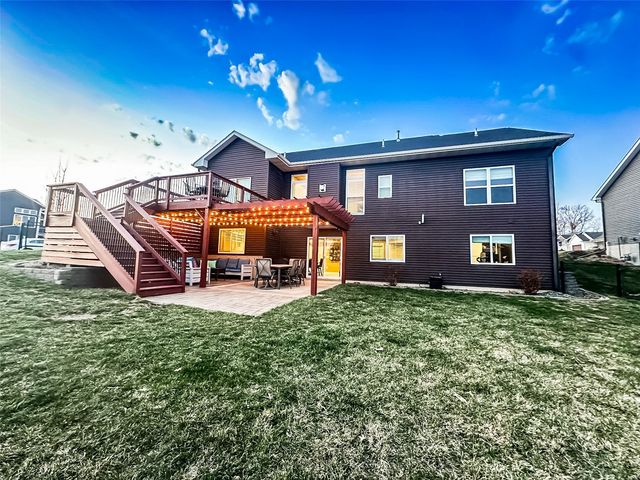 827 Shelby Drive, Tiffin, IA 52340