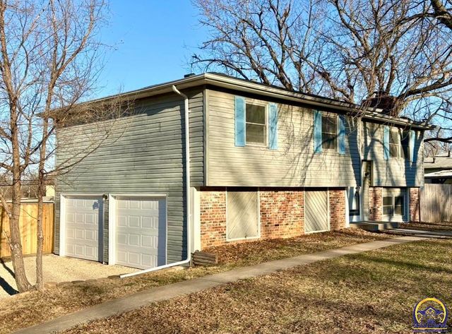 4450 SW Twilight DR, Topeka, KS 66614