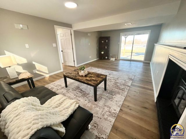 4450 SW Twilight DR, Topeka, KS 66614