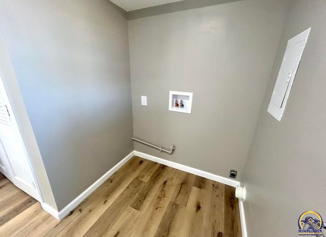 4450 SW Twilight DR, Topeka, KS 66614