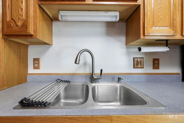 998 N Locust, Twin Falls, ID 83301