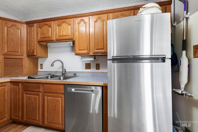 998 N Locust, Twin Falls, ID 83301