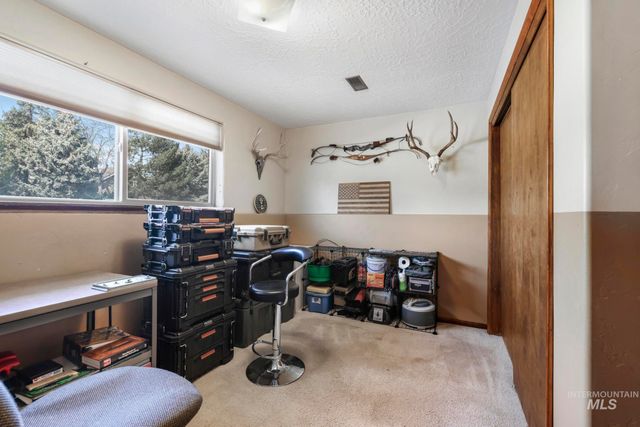 998 N Locust, Twin Falls, ID 83301