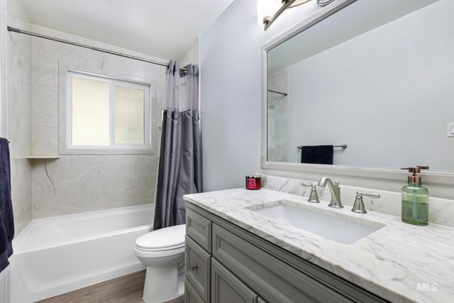 998 N Locust, Twin Falls, ID 83301