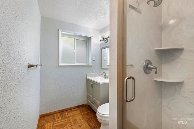 998 N Locust, Twin Falls, ID 83301