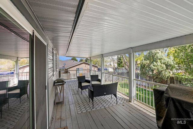 998 N Locust, Twin Falls, ID 83301