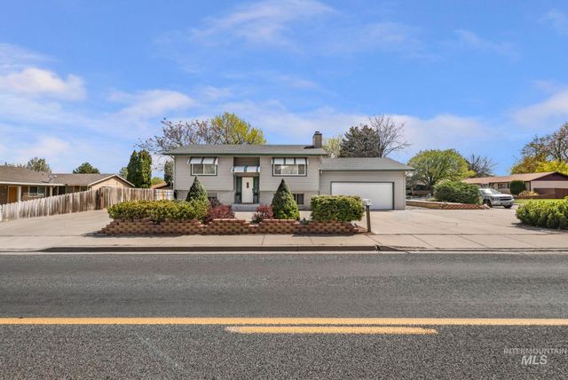 998 N Locust, Twin Falls, ID 83301