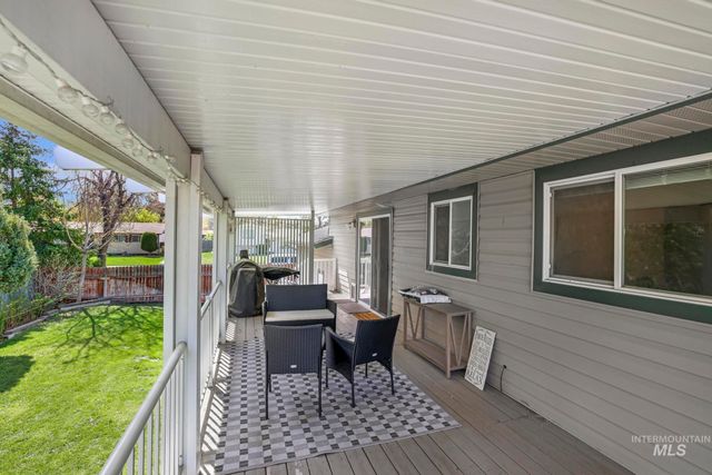 998 N Locust, Twin Falls, ID 83301