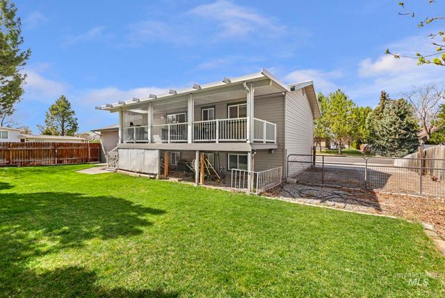 998 N Locust, Twin Falls, ID 83301