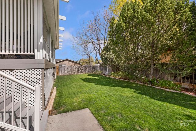 998 N Locust, Twin Falls, ID 83301