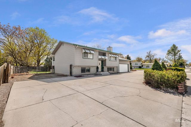 998 N Locust, Twin Falls, ID 83301