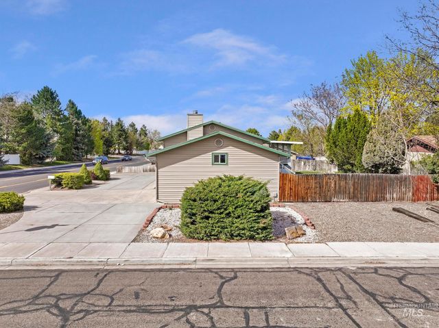 998 N Locust, Twin Falls, ID 83301