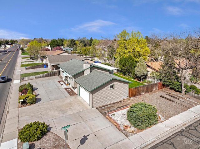 998 N Locust, Twin Falls, ID 83301