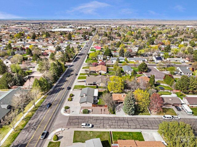 998 N Locust, Twin Falls, ID 83301