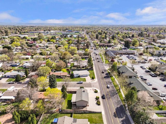 998 N Locust, Twin Falls, ID 83301