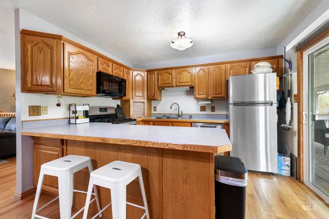 998 N Locust, Twin Falls, ID 83301