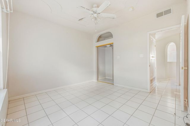 216 Avenue Mirador, Santa Teresa, NM 88008