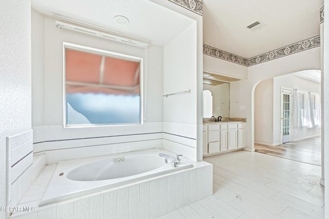 216 Avenue Mirador, Santa Teresa, NM 88008