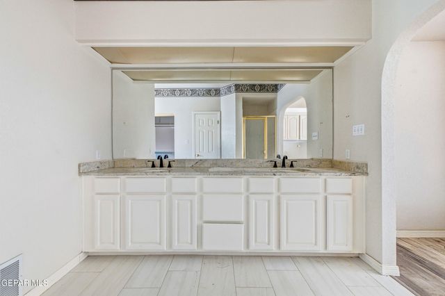 216 Avenue Mirador, Santa Teresa, NM 88008