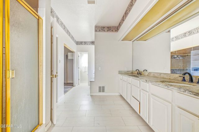 216 Avenue Mirador, Santa Teresa, NM 88008