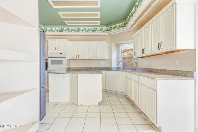 216 Avenue Mirador, Santa Teresa, NM 88008