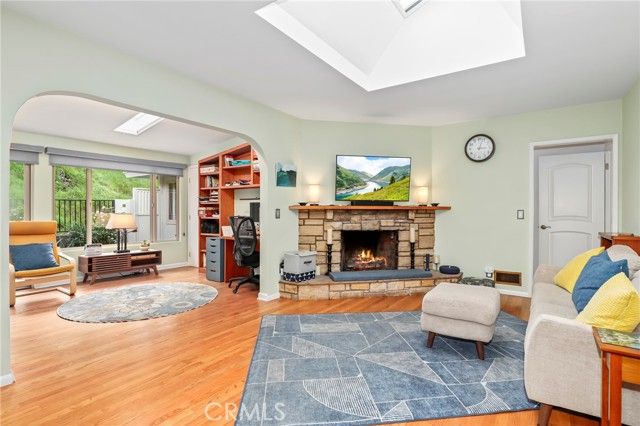 2064 Oak Valley, Glendale, CA 91208