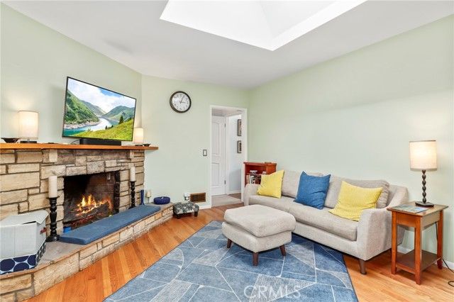 2064 Oak Valley, Glendale, CA 91208