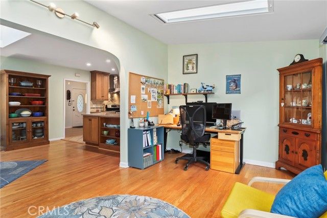 2064 Oak Valley, Glendale, CA 91208