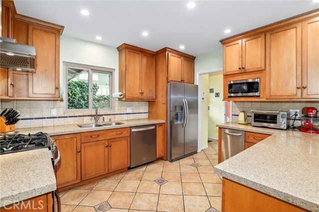 2064 Oak Valley, Glendale, CA 91208