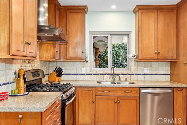 2064 Oak Valley, Glendale, CA 91208