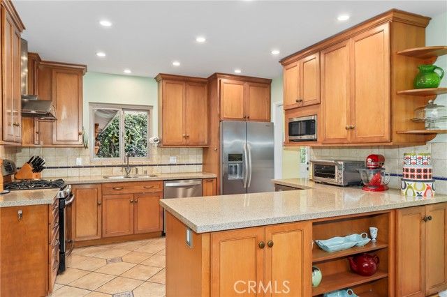 2064 Oak Valley, Glendale, CA 91208