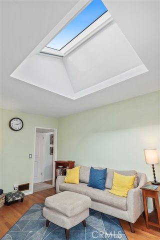 2064 Oak Valley, Glendale, CA 91208