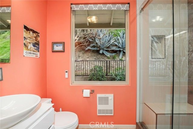 2064 Oak Valley, Glendale, CA 91208